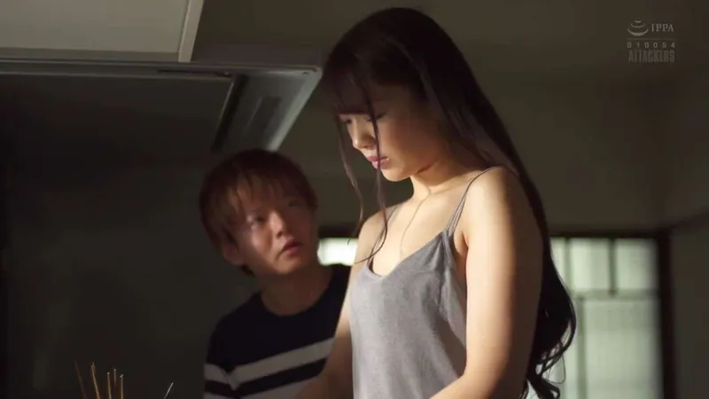 Chồng sắp cưới của chị gái làm tình cô em vợ yêu đang buồn bã vì thất tình